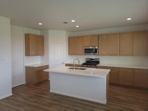 1037 Tillman Ln in East Bernard, TX - Building Photo - Building Photo