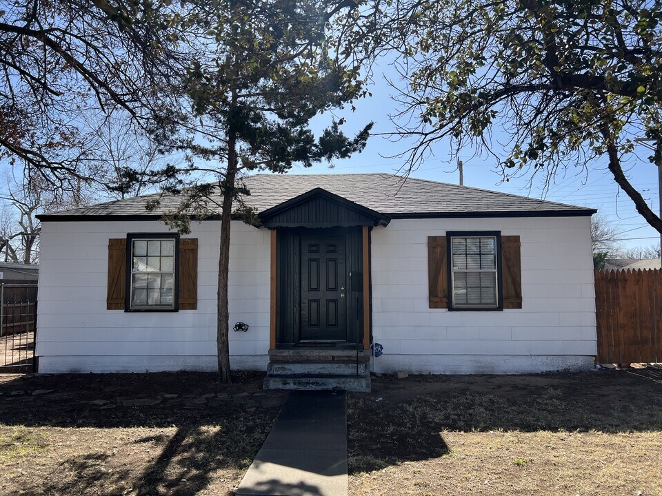 2517 28th St in Lubbock, TX - Building Photo