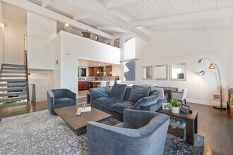 28258 Rey De Copas Ln in Malibu, CA - Building Photo - Building Photo