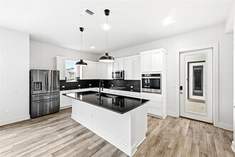 7801 Donnelley Dr in Austin, TX - Building Photo - Building Photo