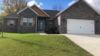 750 Hawthorn Way in Centerton, AR - Building Photo