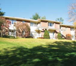 The 600 Apartments in Bloomfield, CT - Building Photo - Building Photo