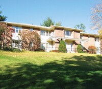 The 600 Apartments in Bloomfield, CT - Foto de edificio - Building Photo