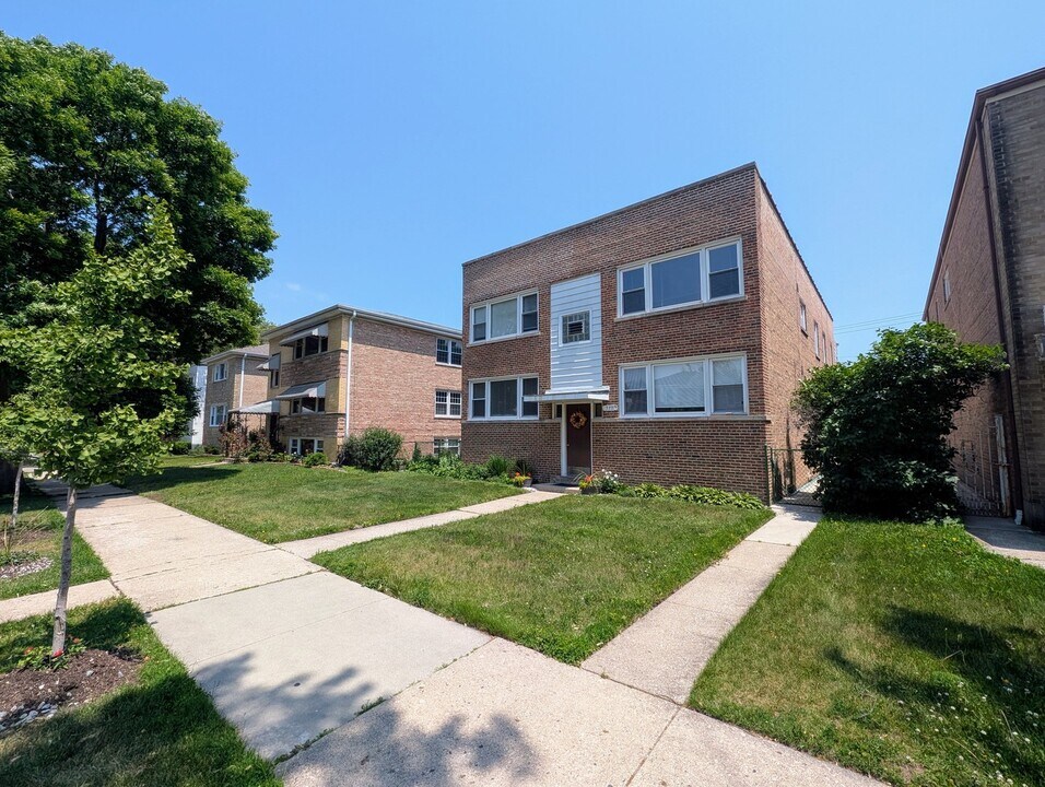 5311 N California Ave in Chicago, IL - Building Photo