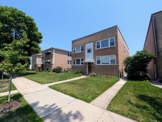 property at 5311 N California Ave