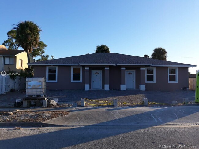 1533 W 26th Ct-Unit -1a in West Palm Beach, FL - Building Photo - Building Photo