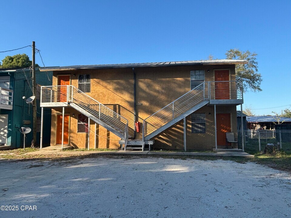 2719 E 8th St in Panama City, FL - Building Photo