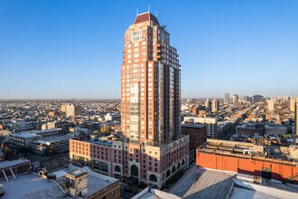 Symphony House Condominiums in Philadelphia, PA - Building Photo - Building Photo