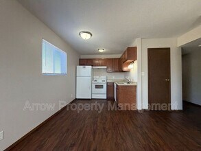 321 Chestnut St in Hickman, NE - Building Photo - Building Photo