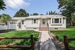 9 Hinckley Rd in Tewksbury, MA - Foto de edificio - Building Photo
