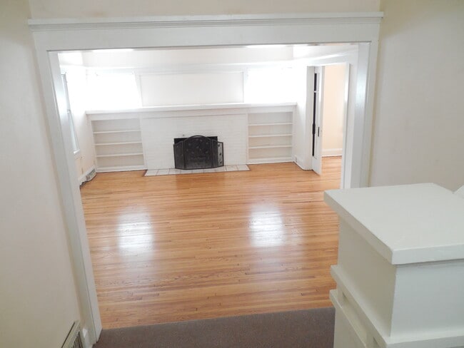property at 624 N Court St