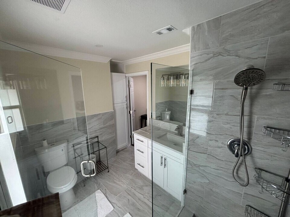 1257 SE Airoso Blvd in Port St. Lucie, FL - Building Photo