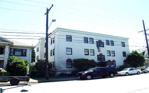 Sierra Apartments in Tacoma, WA - Building Photo - Building Photo