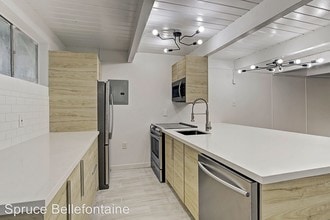 2232 Bellefontaine in Houston, TX - Building Photo - Building Photo