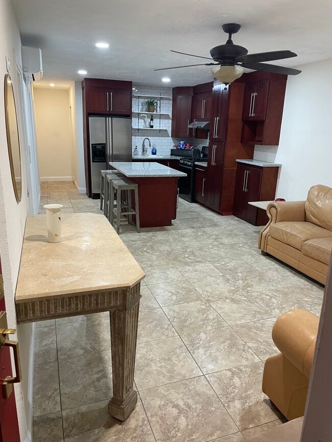 956 54th Ave in Oakland, CA - Building Photo - Building Photo