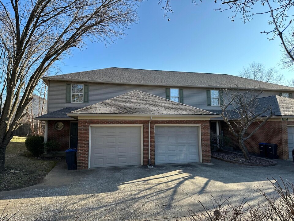 2007 River Ridge Rd in Frankfort, KY - Building Photo