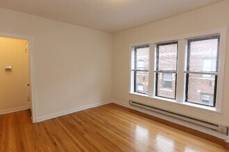 3815 N Fremont St, Unit J07P in Chicago, IL - Building Photo - Building Photo