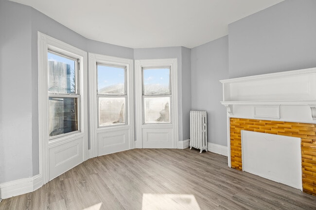 73 N 14th St, Unit 2 in East Orange, NJ - Foto de edificio - Building Photo