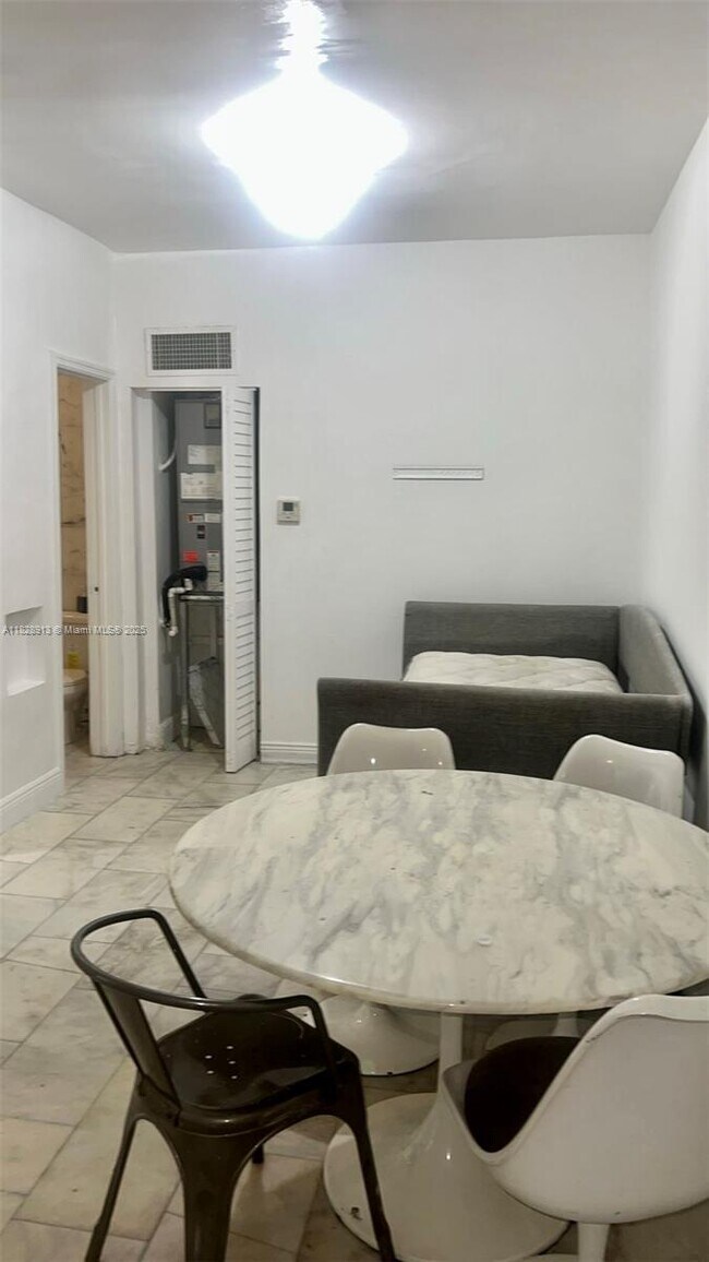 1526 Pennsylvania Ave in Miami Beach, FL - Building Photo - Building Photo