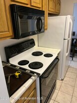 436 Ziegler St in Dupont, PA - Building Photo