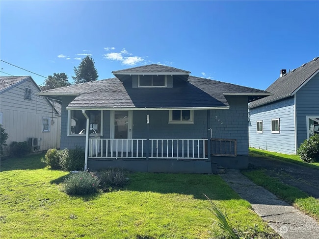220 Chenault Ave in Hoquiam, WA - Building Photo - Building Photo