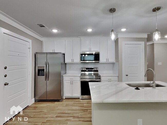 property at 5736 Lone Star Cir