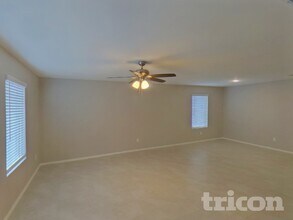 1712 Clairborne Ct in Little Elm, TX - Foto de edificio - Building Photo