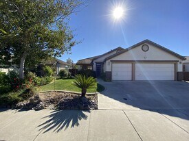 1830 Tennis Ln in Tracy, CA - Building Photo