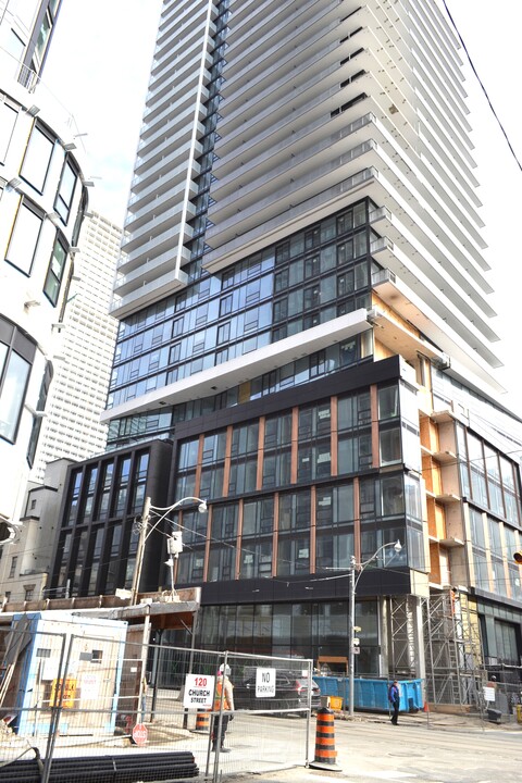 89 Church St in Toronto, ON - Building Photo