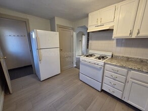 338 La Motte Ln in Ferguson, MO - Building Photo - Building Photo