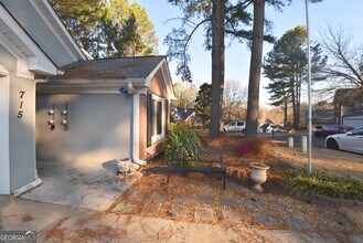 715 S Fairfield Dr in Peachtree City, GA - Building Photo - Building Photo