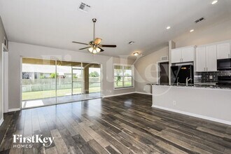 2744 NE 5th Ave in Cape Coral, FL - Building Photo - Building Photo