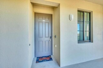 17510 Gawthrop Dr, Unit 404 in Bradenton, FL - Building Photo - Building Photo