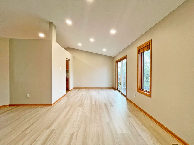 349 Rosedale Rd NE in Spring Lake Park, MN - Building Photo - Building Photo