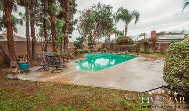 2246 Hasti Acres Dr in Bakersfield, CA - Building Photo - Building Photo