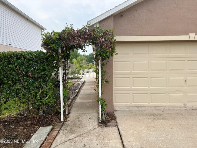 6580 Gentle Oaks Dr N in Jacksonville, FL - Building Photo - Building Photo