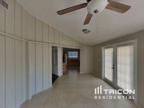 3036 Regatta Dr in Sarasota, FL - Foto de edificio - Building Photo