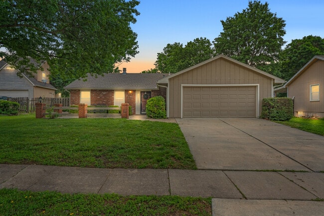 property at 3612 Parkview Ct