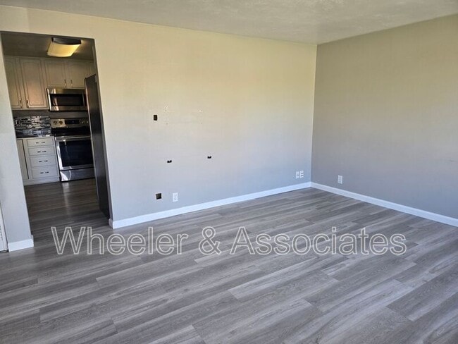 411 Forbes Ave W in Layton, UT - Building Photo - Building Photo