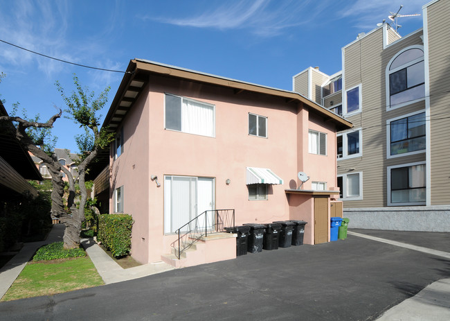 11818 Dorothy St in Los Angeles, CA - Foto de edificio - Building Photo