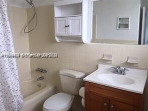 250 S Shore Dr in Miami Beach, FL - Building Photo - Building Photo