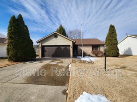 4391 S Hidden Way St in Terre Haute, IN - Building Photo