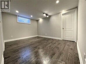 12 Ottawa Ct in Aurora, ON - Building Photo - Building Photo