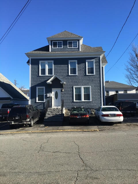 18 Mt Vernon St in Lowell, MA - Building Photo - Building Photo