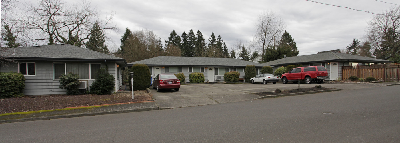 1701-1713 Winchell Ave in Vancouver, WA - Building Photo