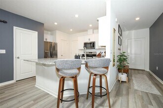 2326 Carrabelle Wy in Sanford, FL - Foto de edificio - Building Photo