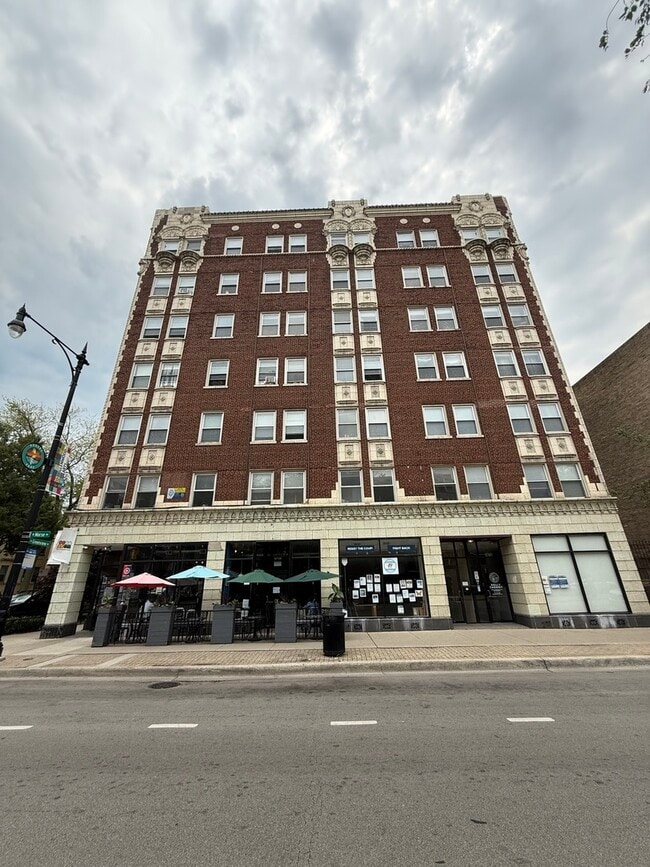 property at 6930 N Greenview Ave