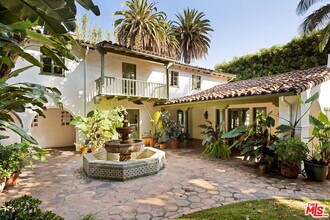 1800 Outpost Dr in Los Angeles, CA - Building Photo - Building Photo