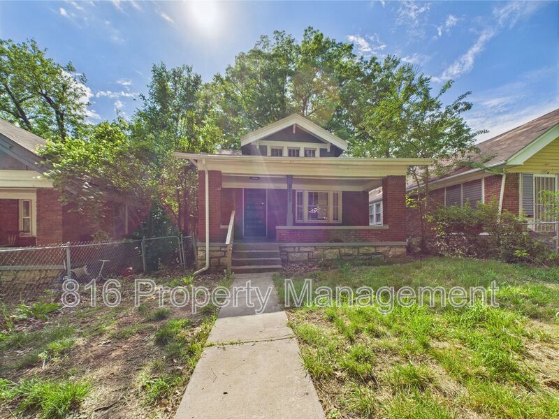 5628 Park Ave in Kansas City, MO - Building Photo