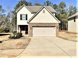 227 Bandelier Cir in Hampton, GA - Building Photo